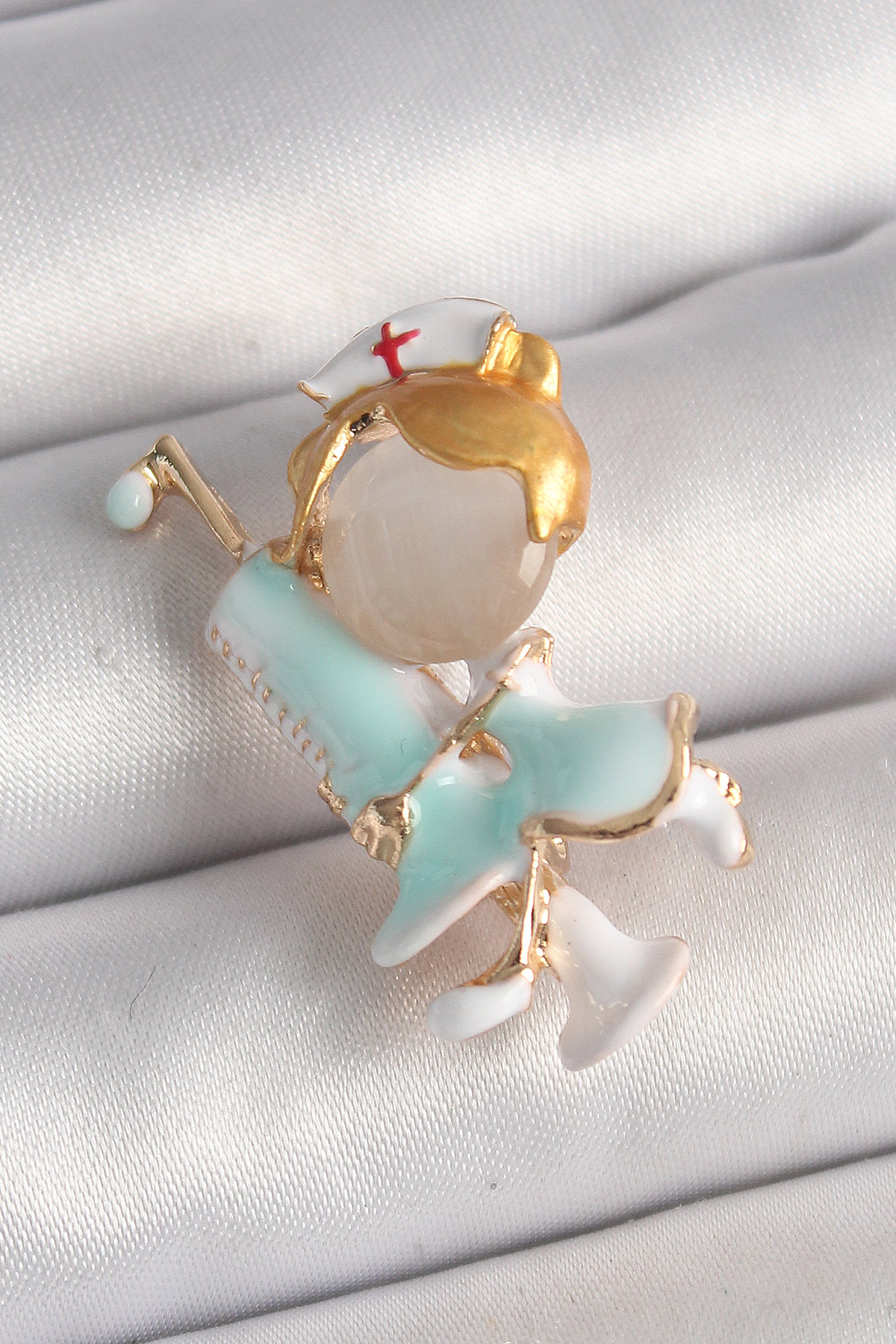 Brass Gold Color White Blue Color Nurse Model Syringe Detail Female Brooch