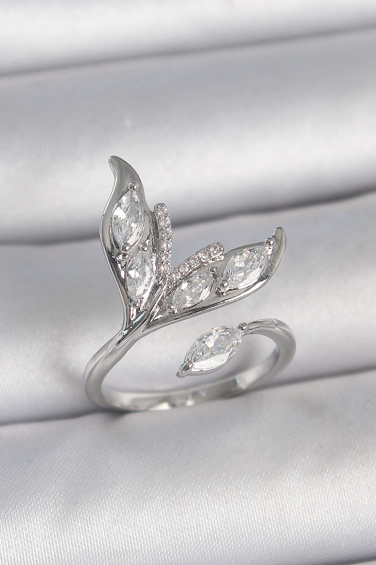 Brass Silver Color Zircon Stone Fish Tail Model Adjustable Female Ring