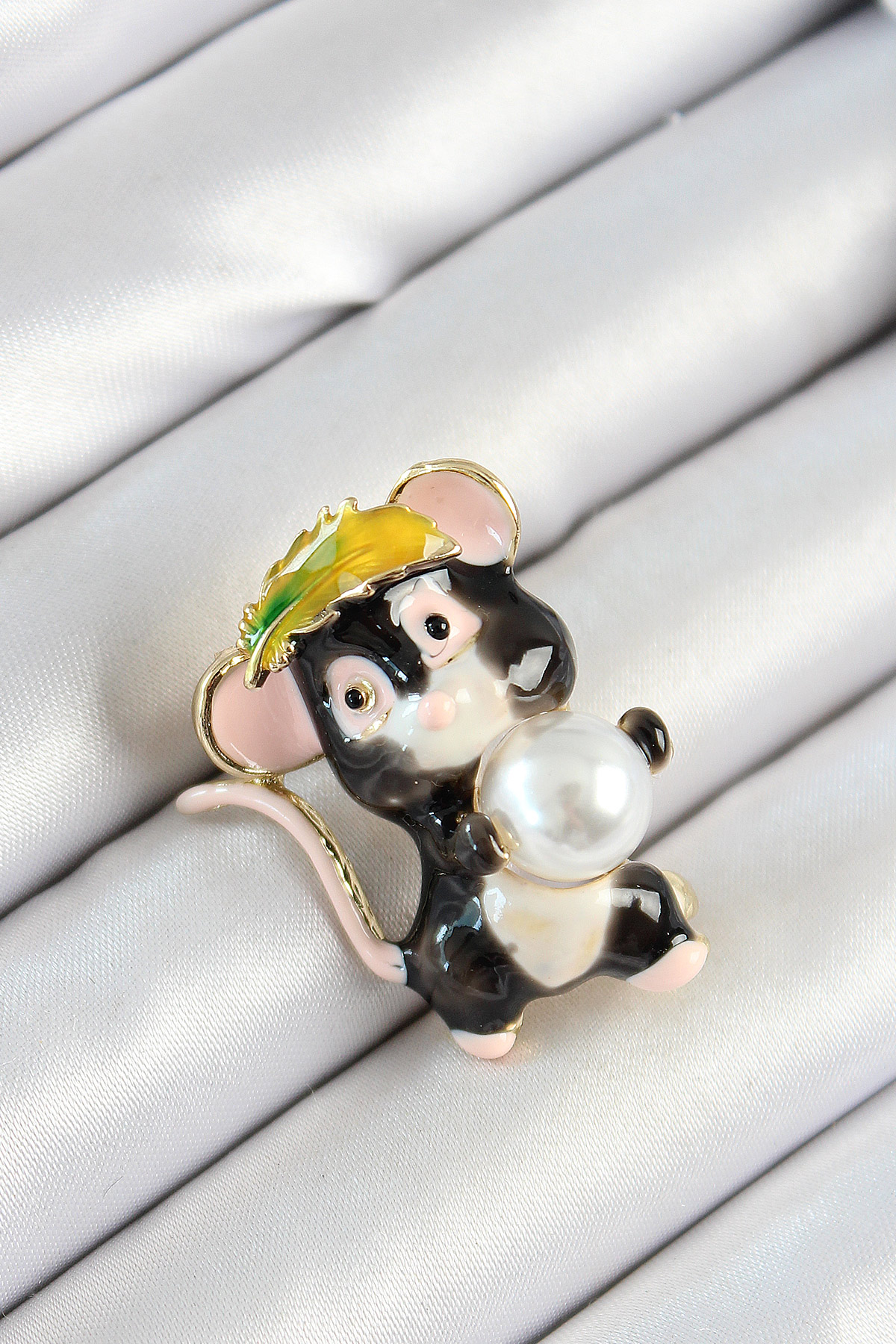 Pearl Detailed Black And Pink 3D Cute Mouse Figure Gold Color Female Brooch