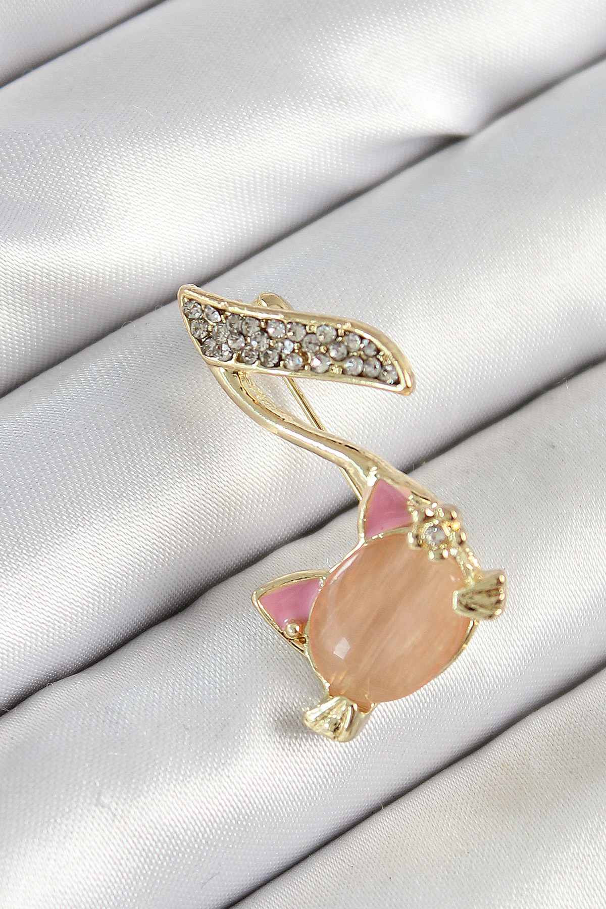 Zircon Stone 3D Cat Detailed Nota Figur Gold Color Female Brooch