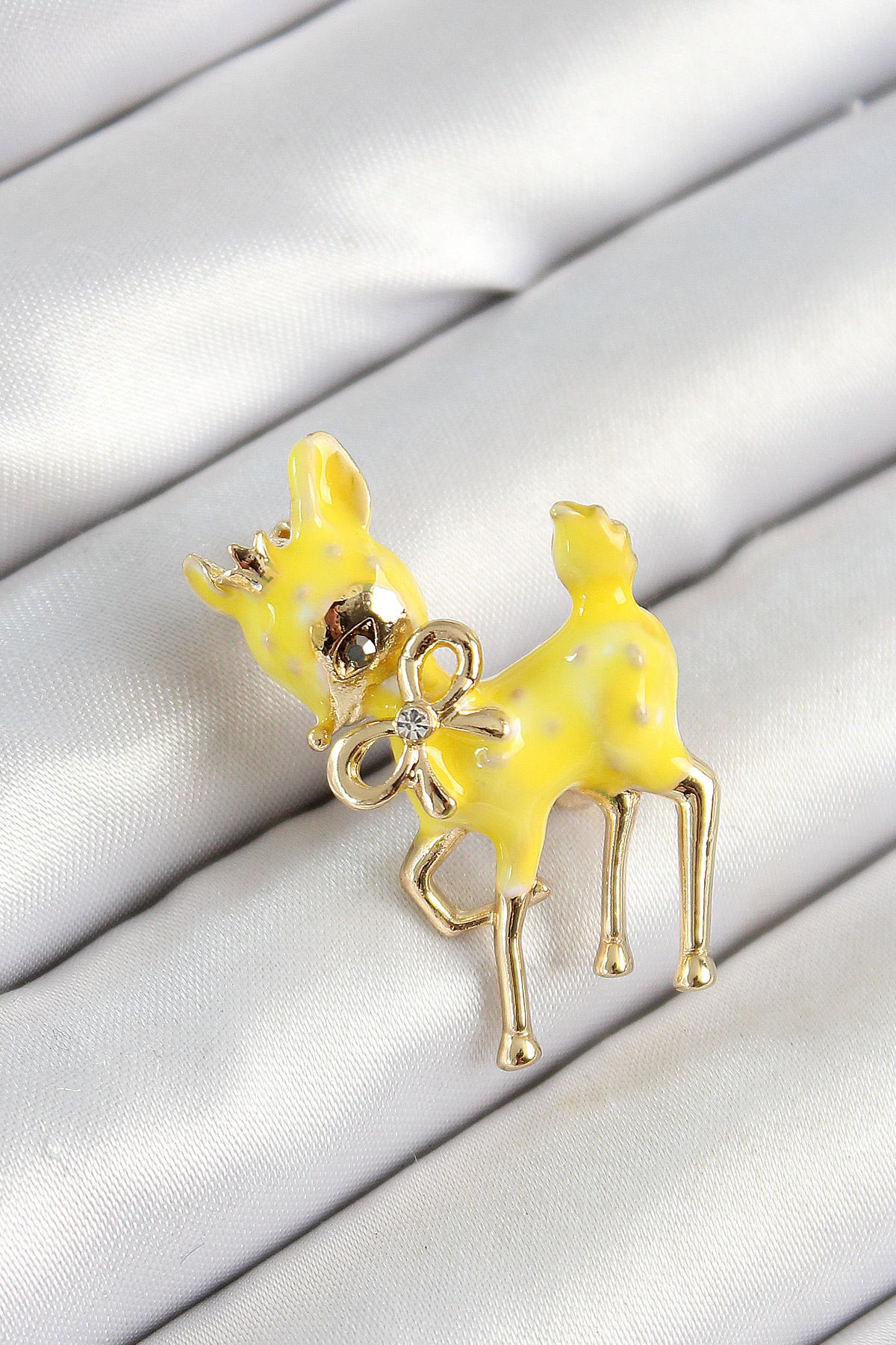 Zircon Stone Detailed 3D Yellow Ceylan Figur Gold Color Female Brooch