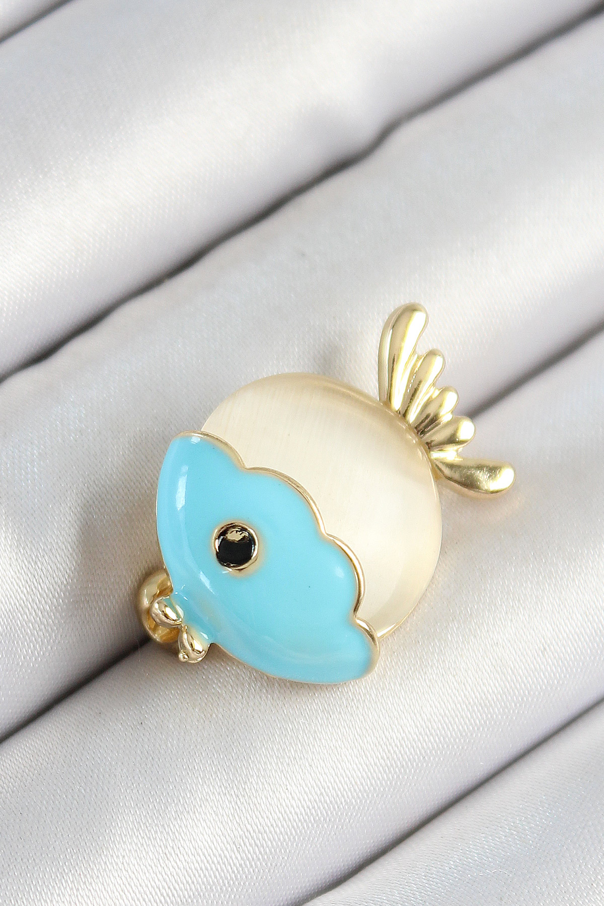 Mineli Turkuaz And Cream Fish Figure Gold Color Female Brooch