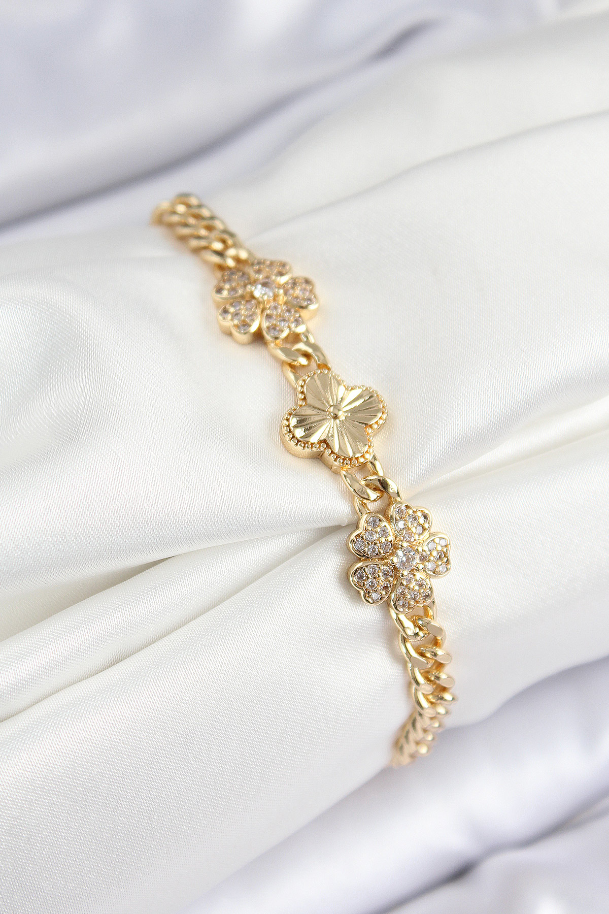 Brass Zircon Stone Clover Model Gold Color Female Bracelet