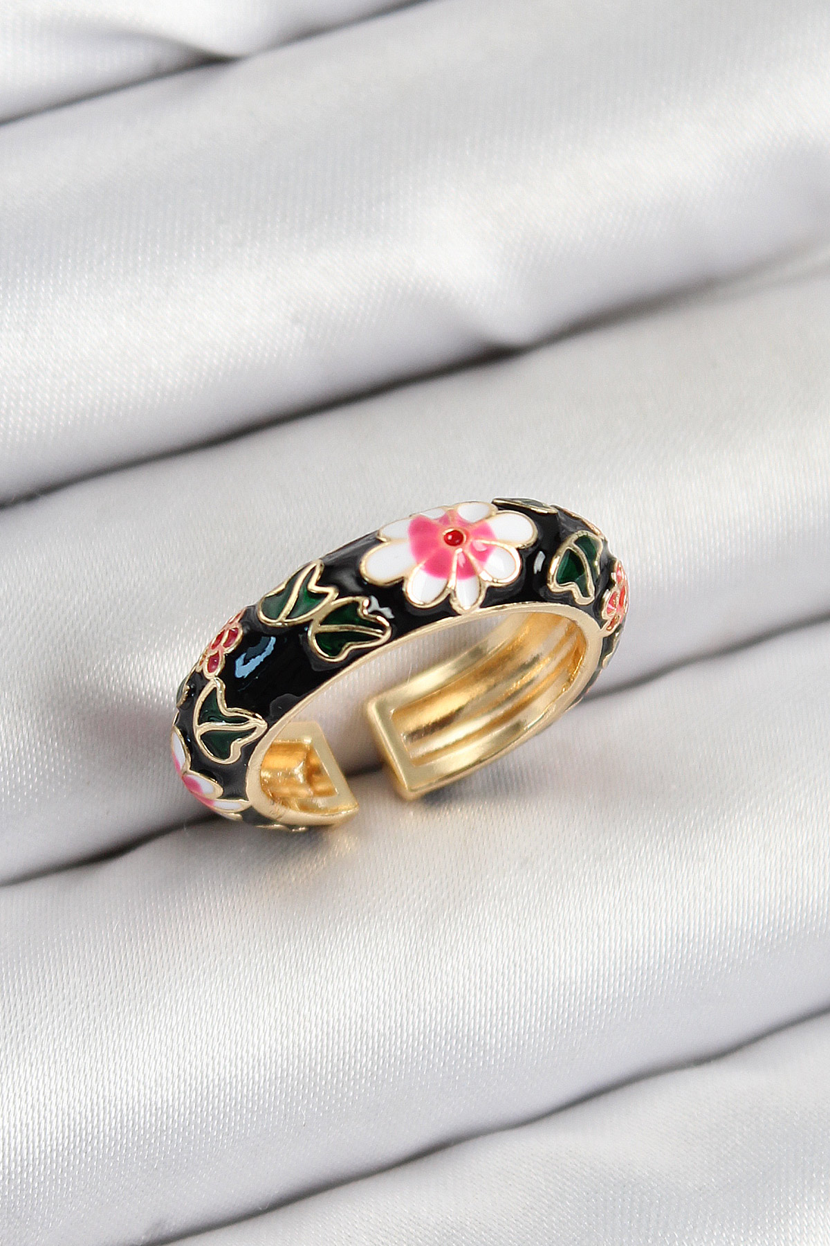 Brass Black Mine Flower Motifli Gold Color Adjustable Female Ring