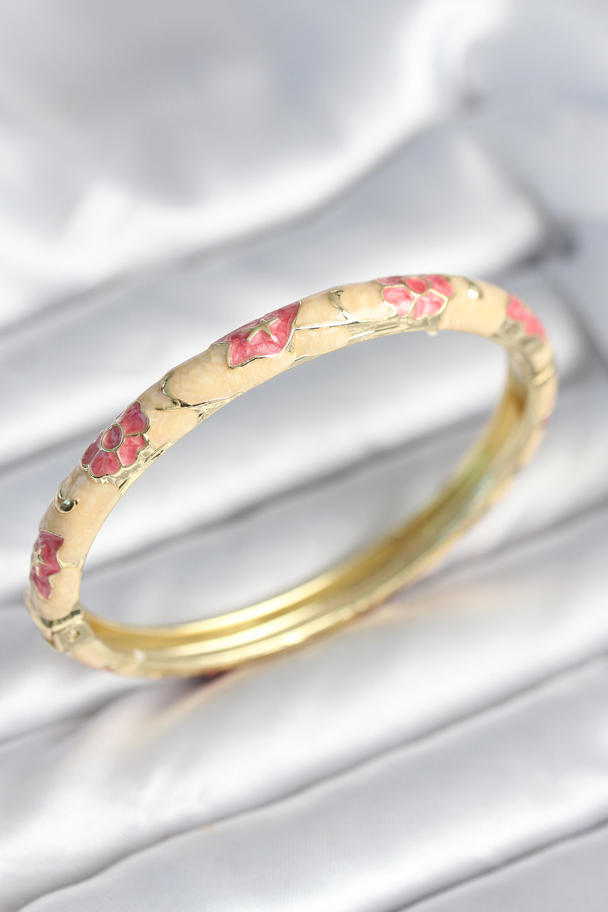 Toptan Bulurum Pembe Renk Detaylı Mineli Kelepçe