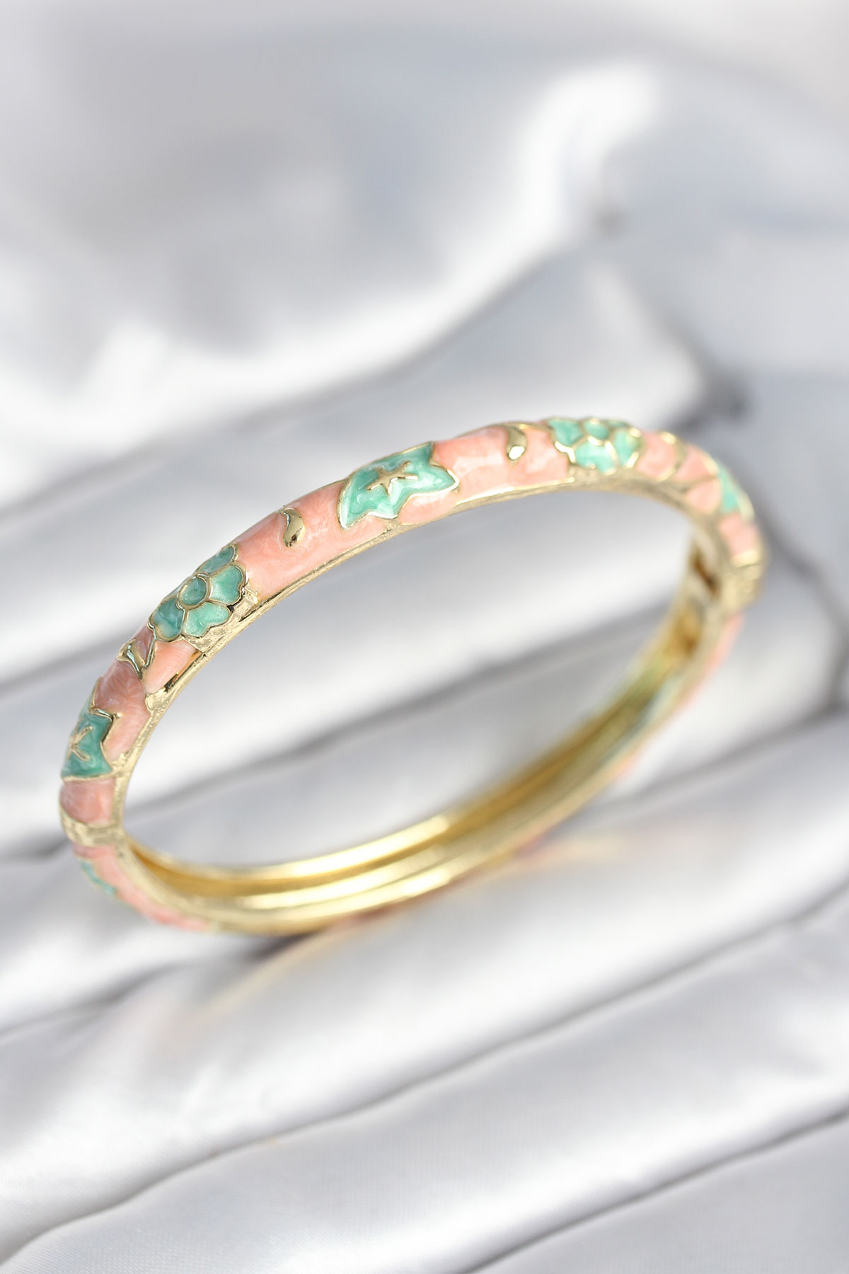 Toptan Bulurum Yeşil Renk Detaylı Mineli Kelep&ccedil;e