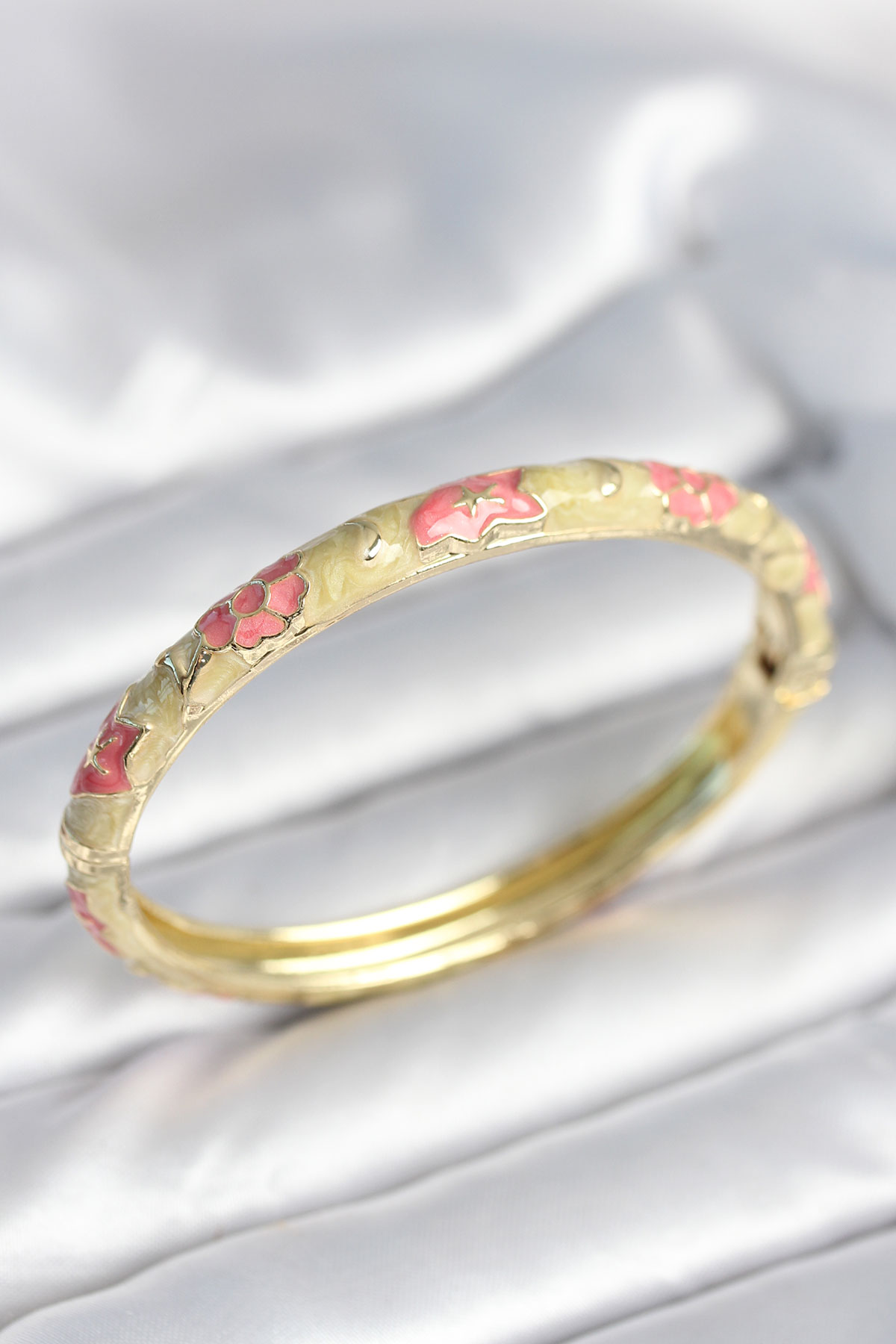 Toptan Bulurum Yeşil Krem Renk Detaylı Mineli Kelep&ccedil;e