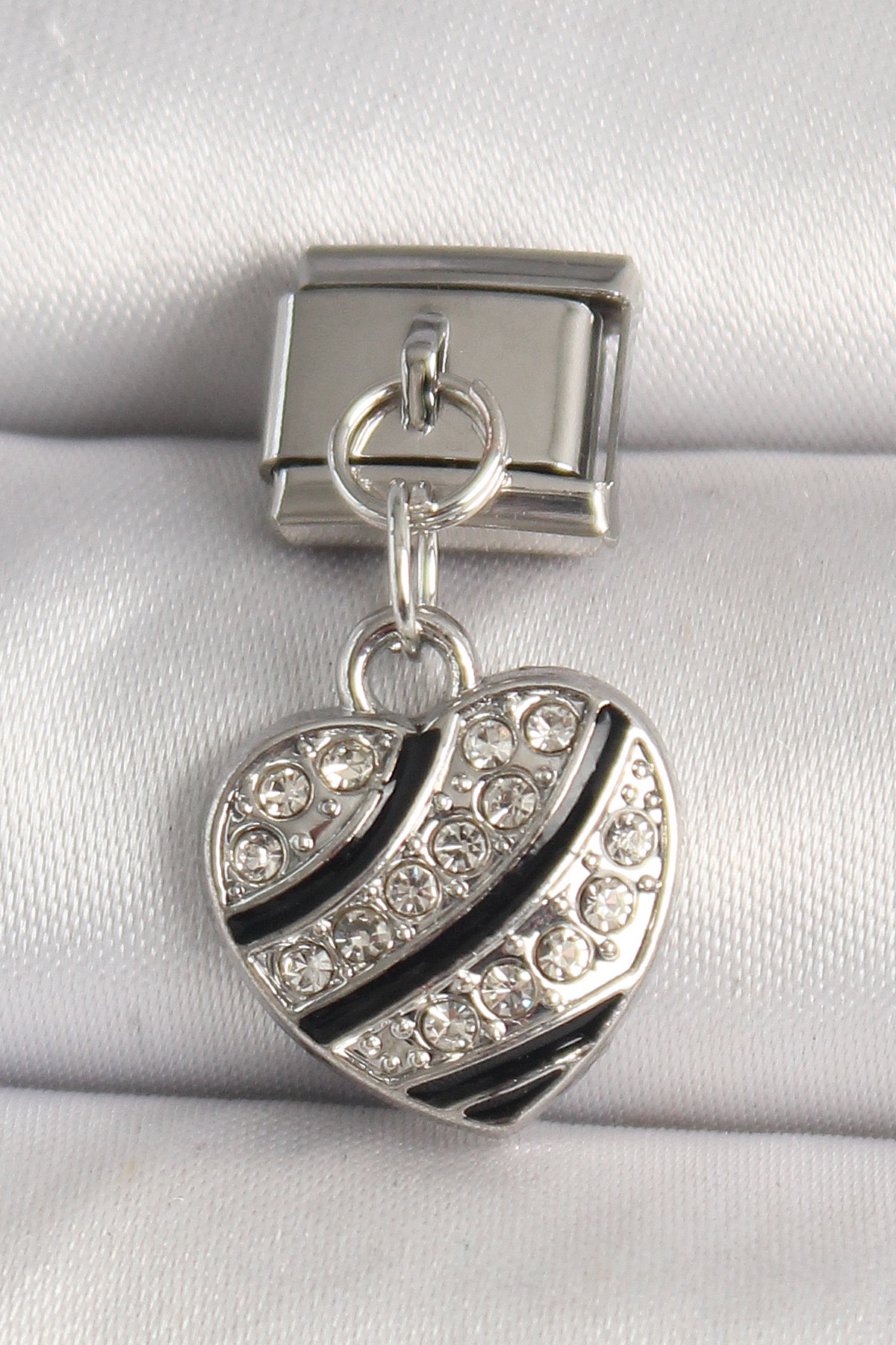 316L Çelik Gümüş Renk Zirkon Taşlı Kalp Model Nomination Charm