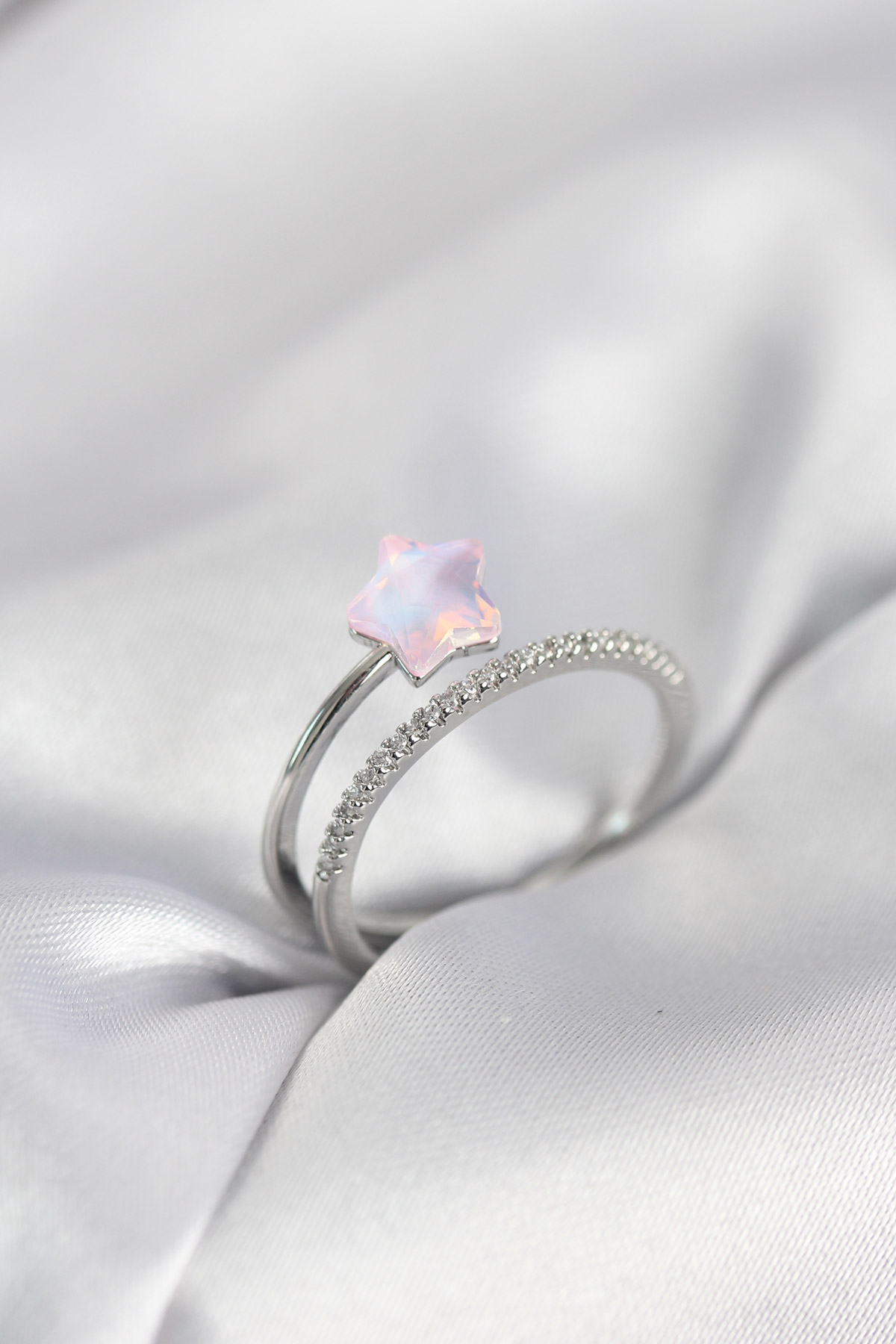 Gümüş Renk Zirkon Taşlı Pembe Halley Model Kadın Yüzük