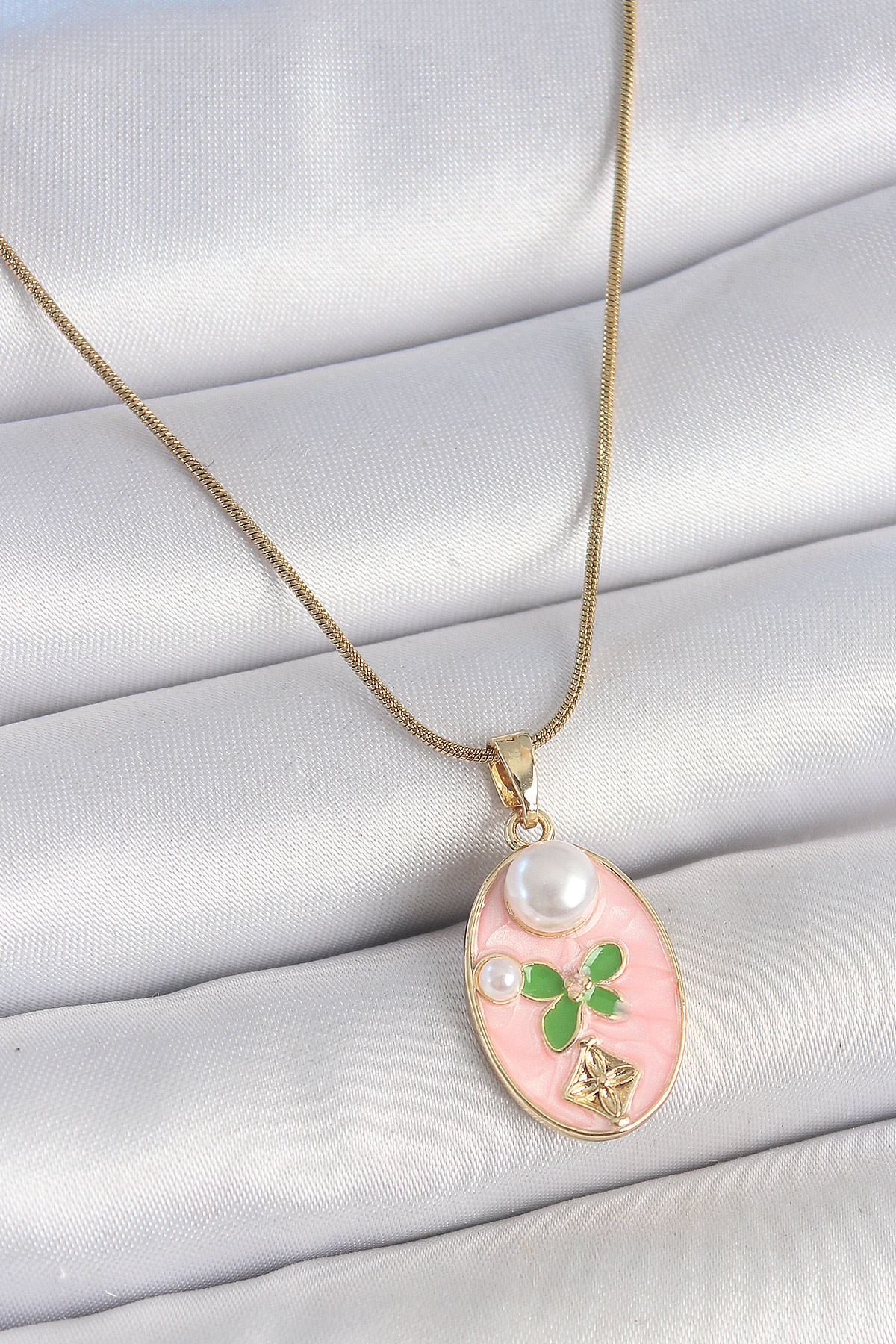 316L Çelik Gold Renk Zincir Pembe Mineli Oval İncili Çiçek İşlemeli Portre Model Kadın Kolye