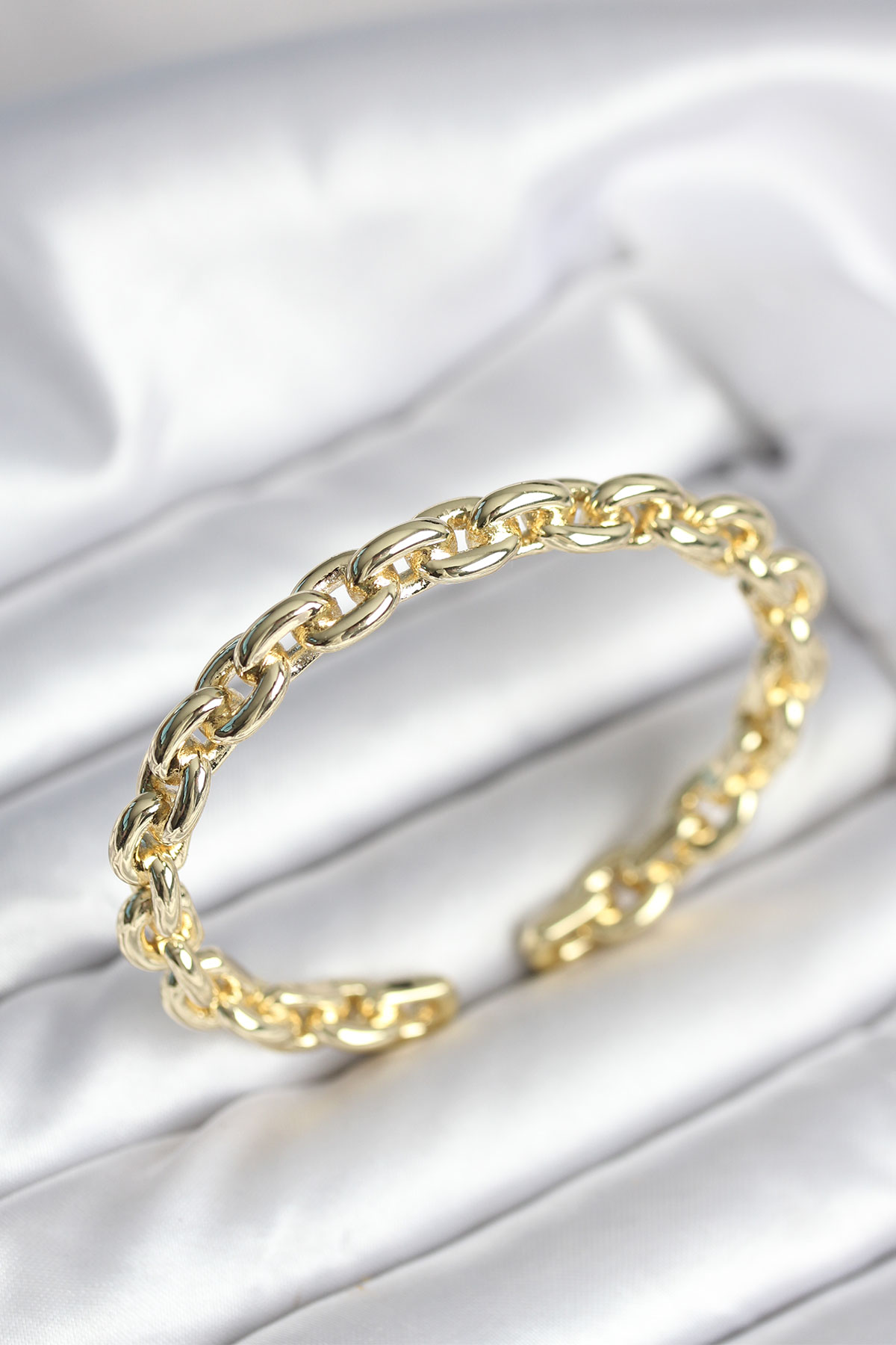 Zincir Model Gold Renk Pirinç Kadın Bileklik