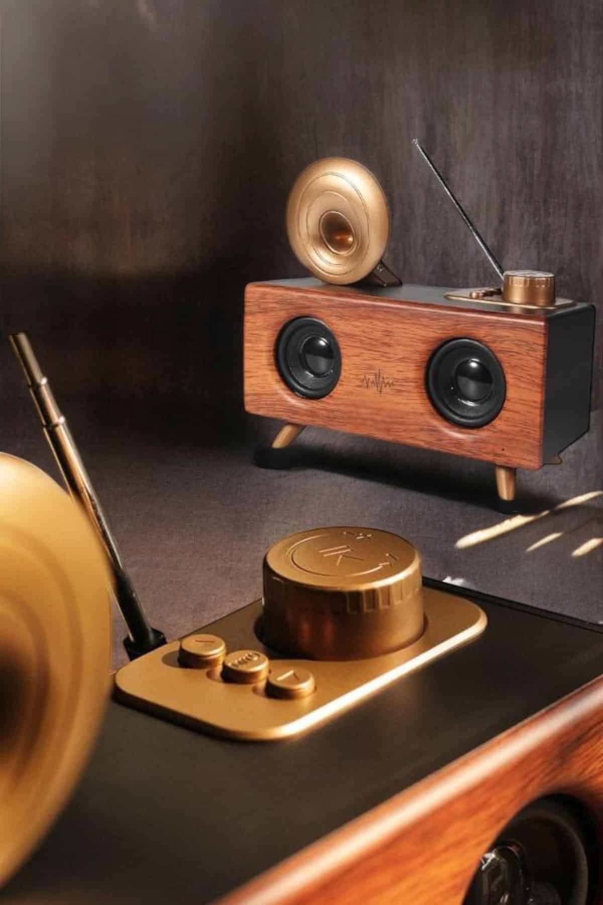 Nostaljik Görünümlü Bluetooth Bağlantılı Speaker